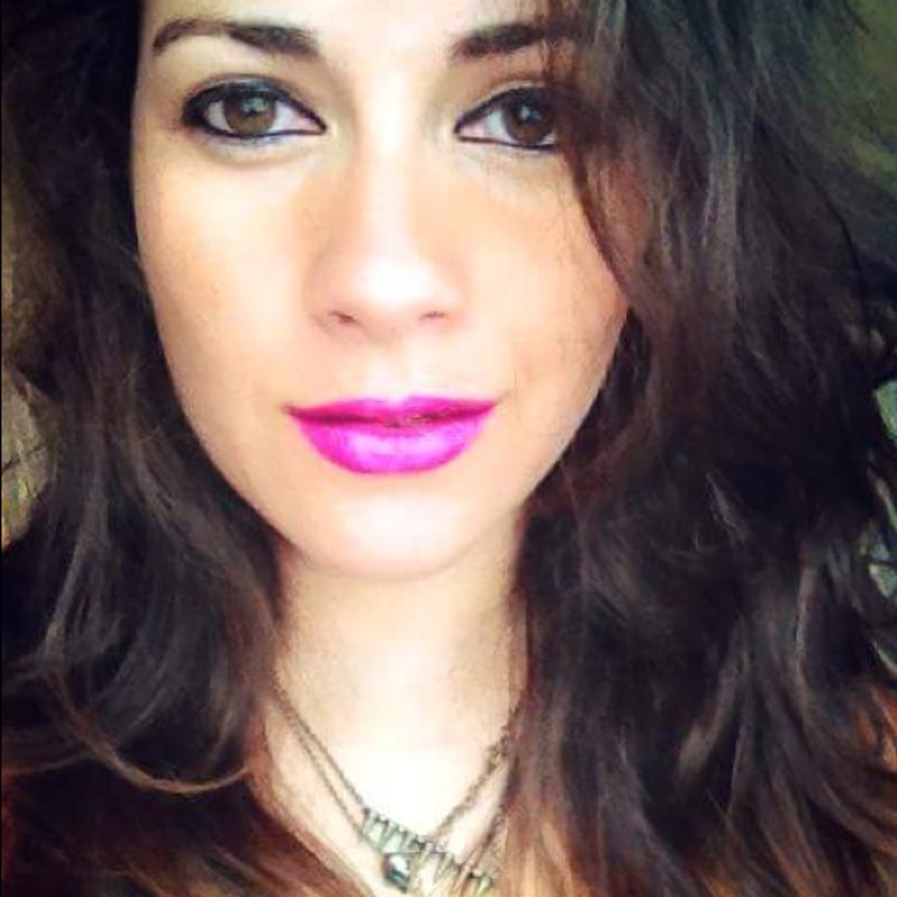 Meet your Posher, Camila
